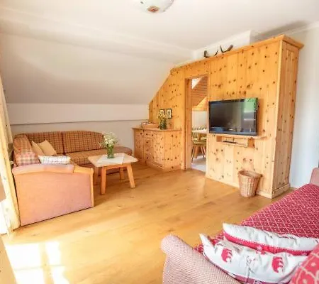 Gutzingerhof Farm stay *